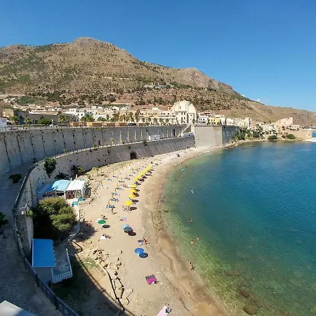 Acquazzurra Affittacamere 3*