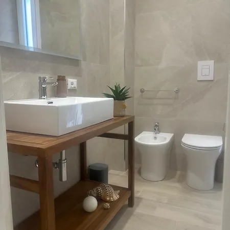 Acquazzurra Affittacamere 3*